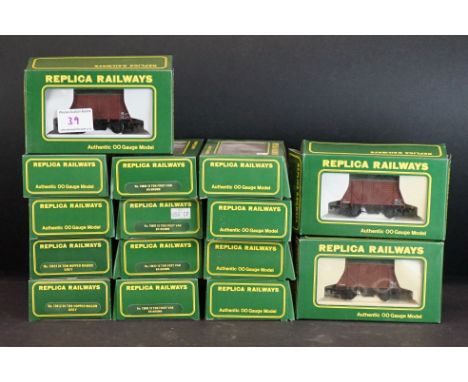 15 Boxed Replica Railways OO gauge items of rolling stock to include 13602 12 Ton Fruit Van, 1341224 Ton Hopper Grey and 1361