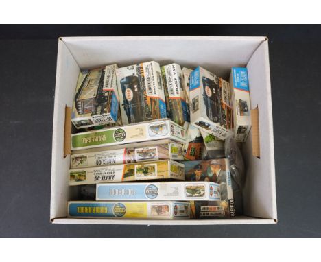 Around 36 boxed &amp; bagged Airfix OO gauge model railway accessories to include Footbridge, Girder Bridge, Engine Shed, ESS