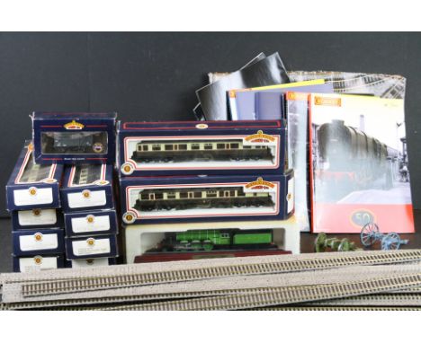 11 Boxed Bachmann OO gauge items of rolling stock to include 34075B, 34101, 34125B, 34050B etc plus a quantity of OO gauge tr