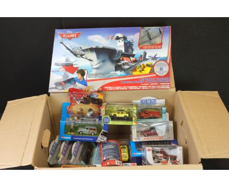 16 Boxed / cased tv related diecast / plastic models to include 2 x Lledo Only Fools and Horses, 5 x Lledo Heartbeat, 2 x Cor