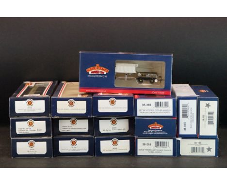 16 Boxed Bachmann OO gauge items of rolling stock to include 38285, 38133, 34325, 38045, 34226 etc, duplication