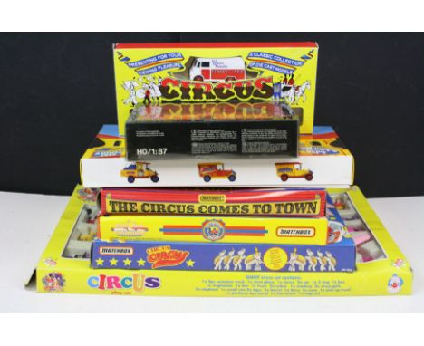 Seven boxed Circus related diecast / plastic model sets to include Preiser 21151, Matchbox The CircusComes To Town, Oxford Di