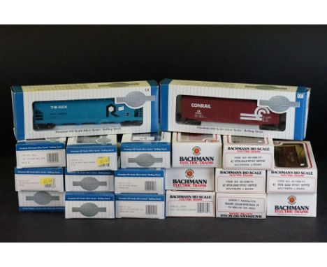 19 Boxed Bachmann HO gauge items of rolling stock to include 8 x Electric Trains and 11 E-Z Track System examples 