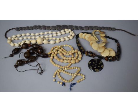 A Collection of Various Vintage Jewellery 