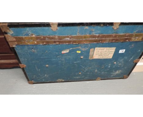 Vintage Trunk 