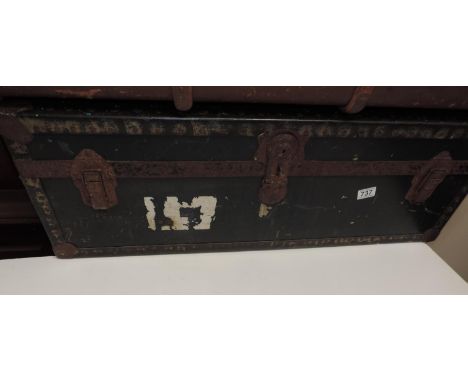 Vintage Trunk 