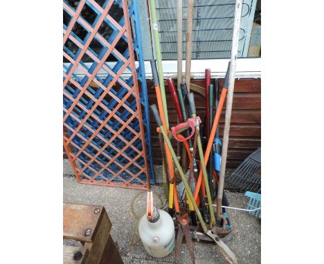 Quantity of Garden Tools 