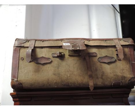 Vintage Trunk 