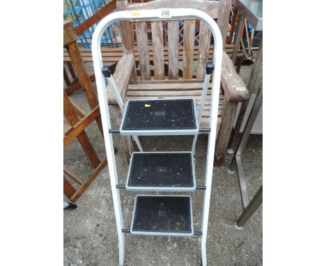Folding Step Ladder 