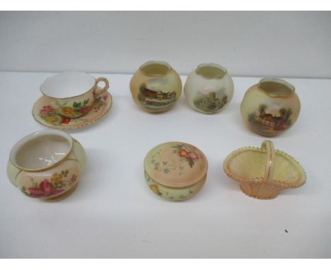 Two Royal Worcester bowls decorated with Ann Hathaway's Cottage and Shakespeare's House, a similar Royal China Works, Worcest