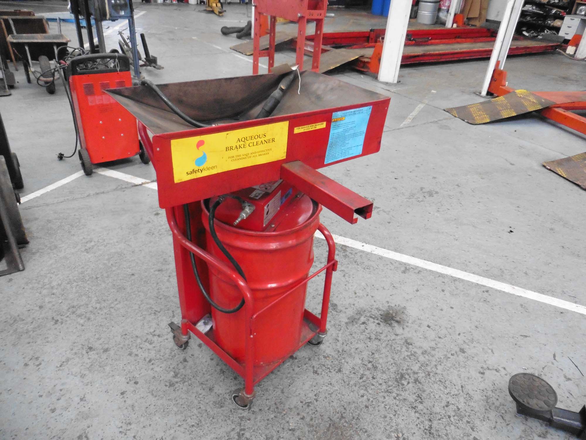 Safety Kleen model 267 brake cleaning system on trolley