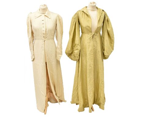 Circa 1930s Champagne Silk Dressing Robe, with gathered detail to the shoulder, with voluminous long sleeves, silk tie closur