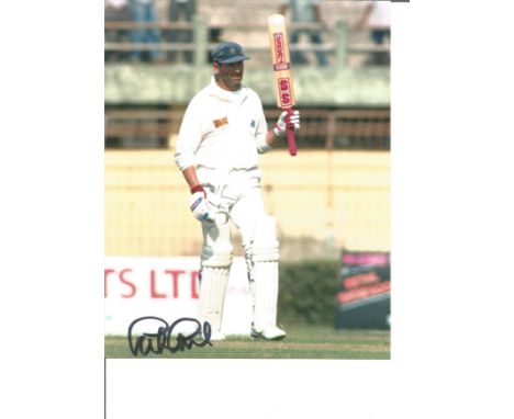 Cricket Graham Gooch 10x8 Signed Colour Photo Pictured While Playing For England. Good Condition. We combine postage on multi