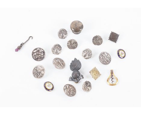 ELEVEN SILVER BUTTONS AND EIGHT FURTHER ITEMS (19)Comprising; five large buttons decorated with standing soldiers, Birmingham