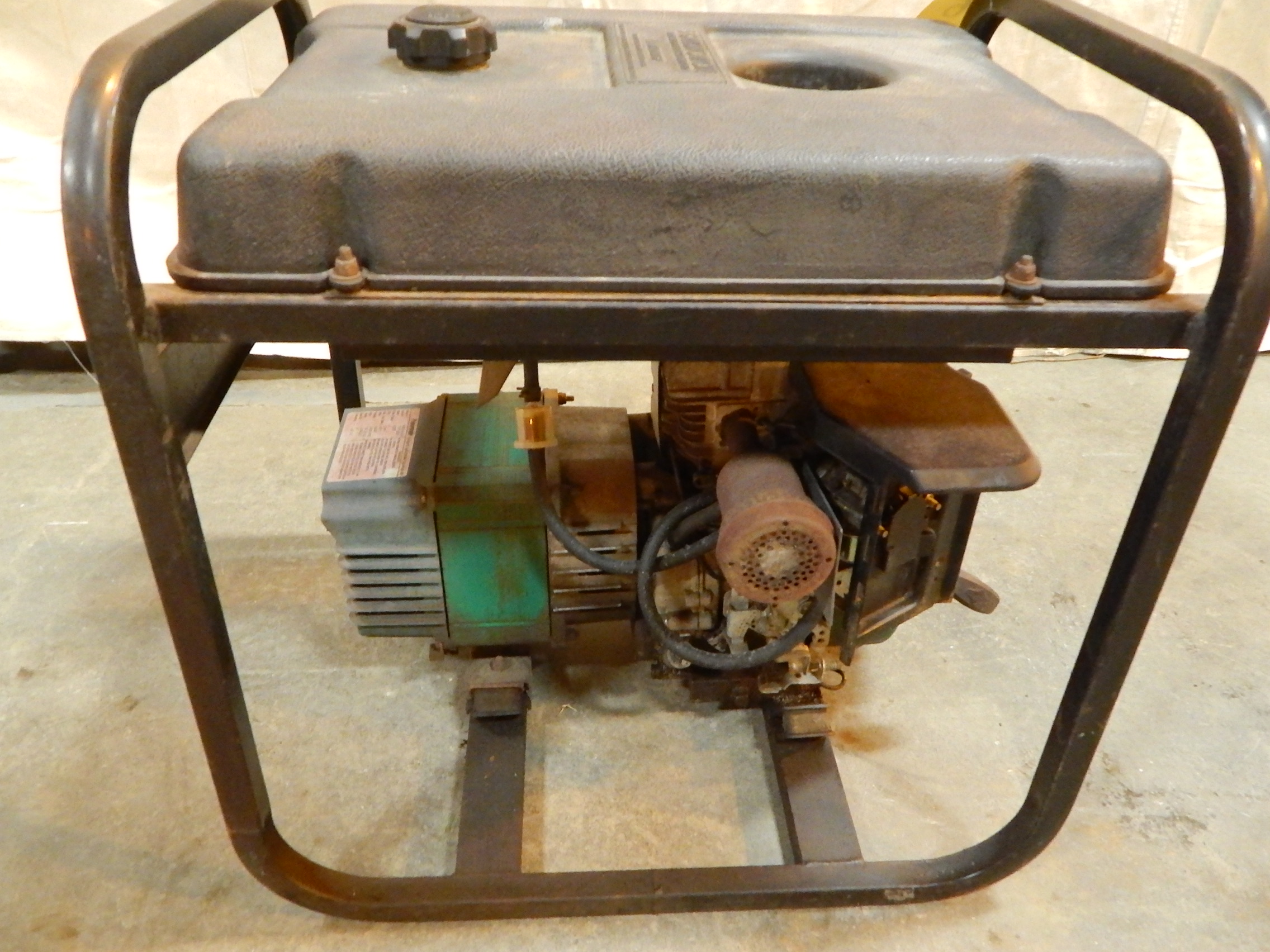 Coleman Powermate 4000 Extended Run Generator, Briggs and Stratton 8 HP