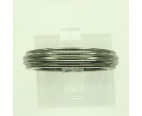 Theo Fennell oxidized sterling silver band ring, size K, 4.9g. UK P&amp;P Group 0 (£6+VAT for the first lot and £1+VAT for su