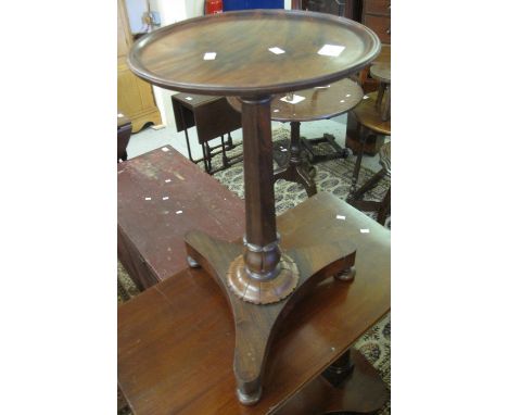 Mahogany and rosewood pedestal tripod wine table (probably a marriage).(B.P. 24% incl. VAT)