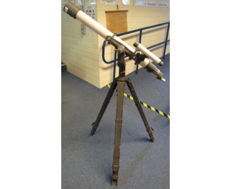 Swift Model 831 telescope on heavy quality metal tripod, marked: Charles Frank Ltd.  Canvas case.(B.P. 24% incl. VAT)