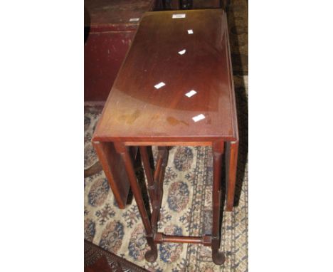 Small Edwardian mahogany gate legged table on pad feet.(B.P. 24% incl. VAT)