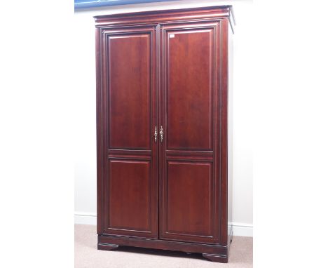 Mahogany finish double wardrobe, interior fitted with hanging rail and shelf, W117cm, H200cm, D62cm   Condition Report   Clic