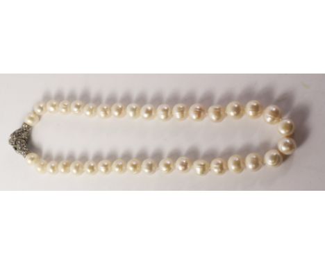South Sea pearl necklace with crystal clasp   Condition Report   Click here for further images, condition, auction times & de