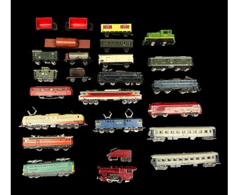 HO gauge unboxed locomotives (13), generally excellent to good, with Fleischmann OBB Austrian 1043.04 E-Lok Bo-Bo, Trix Expre