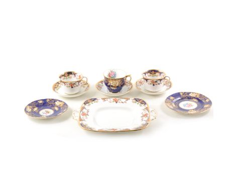 A quantity of Royal Worcester Roanoke pattern table china, and another service.