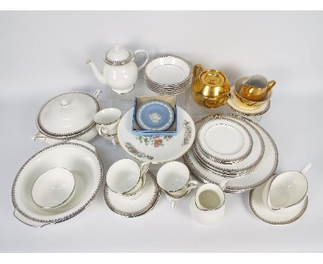 Dinner and tea wares including Royal Worcester, Royal Grafton and similar