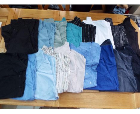 A job lot of 17 gentlemen's shirts, all different, sizes M and L, liquidated stock