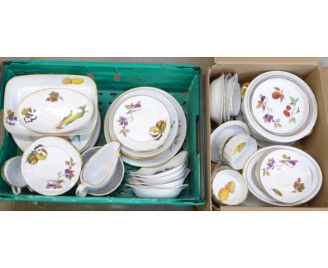 Royal Worcester Evesham dinnerwares