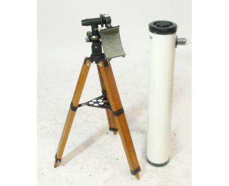 A Prinz Optics astronomical telescope, reflector model, 500R, boxed.
