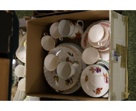 A mixed lot of Royal Worcester items