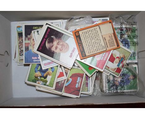 A quantity of collectable A&amp;BC football cards