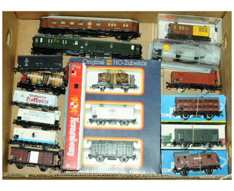 European Outline HO Gauge Scale group of Rolling Stock. Boxed items include Piko Triple Wagon Set &amp; 3 x further individua
