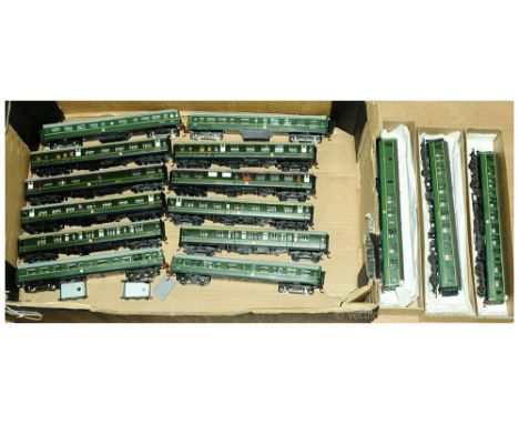 OO Gauge group of BR green Diesel Multiple Units. 2 x Trix / Dapol 6-car Class 124 Transpennine DMU - all 4 powered &amp; non