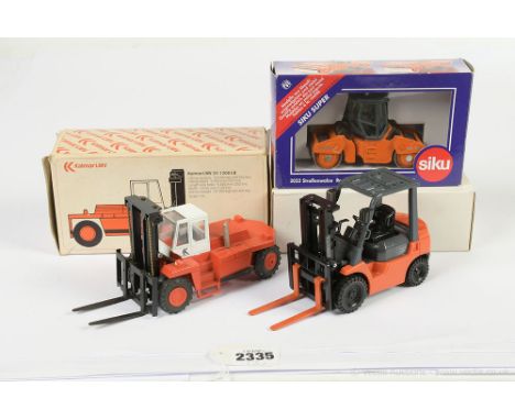 Siku 2022 Road Roller - Mint in an Excellent window box; Conrad 2991 Forklift Truck - red, white, black (Kalmar) - Excellent 