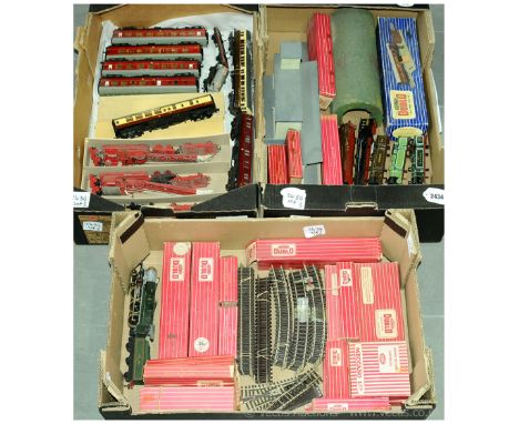 Hornby Dublo 2-rail Track &amp; Rolling Stock. 2 x Breakdown Crane, 4 x BR maroon Superdetail Coaches, brown/cream Superdetai
