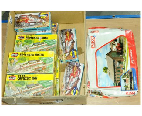 OO/HO Scale plastic kits including Airfix 7 x Detached House &amp; Country Inn; Piko Engine Shed and 5 x Athearn Box Car &amp