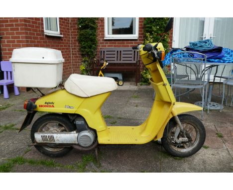 1982 Honda Melody, 49 cc. Registration number GKH 252Y. Frame number AB071293878. Engine number AB07E1293904. This Melody del