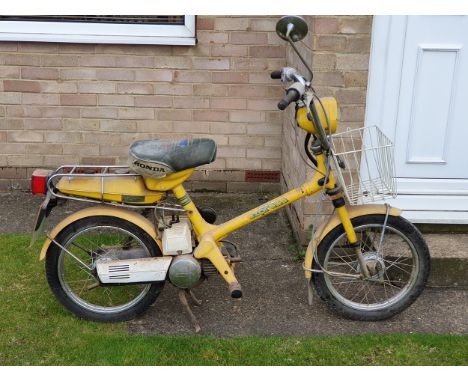 1981 Honda Express, 49 cc. Registration number TWW 599W. Frame number NC502151310. Engine number NC50E2151394. The Honda Expr