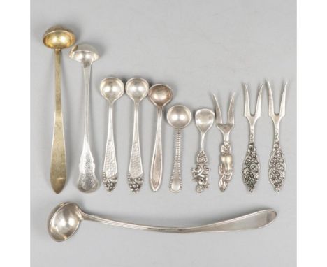 In various versions. 1 salt spoon silver-plated. including the Netherlands / Russia / Germany, including Amsterdam / St. Pete