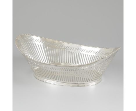 Oval model with openwork bar sides and soldered pearl rim. Edging on foot. The Netherlands, Willige Langerak / Voorschoten, L