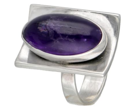 Hallmarks: From, 925S. In good condition. Ring size: 16.5 mm / 52 mm. Weight: 8.2 grams.
