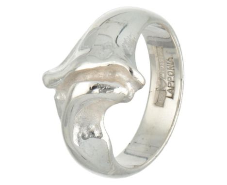 Hallmarks: scales 925, crown (for Finland), trident (for Lapponia), 925, F8 (1983), Lapponia. In good condition. Ring size: 1