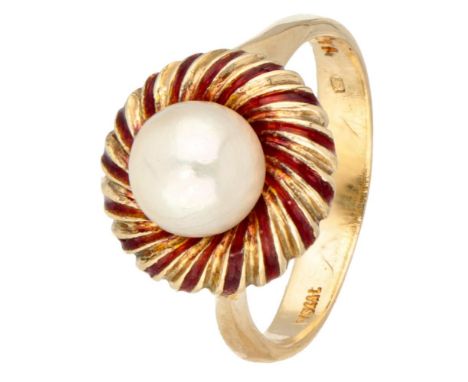 Hallmarks: 750. Maker's mark: 1154? AL, Alessandria, Italy. In good condition, the pearl moves slightly. Ring size: 15.75 mm 