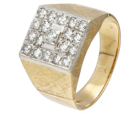 Hallmarks: 750. Set with 19 single cut diamonds of approx. 0.77 ct. in total (VS-SI / F-G) set in white gold. In very good co