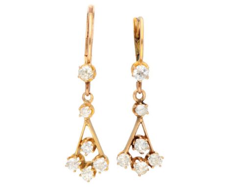 Hallmarks: 750. Set with 12 old European cut diamonds of approx. 0.76 ct. in total (P / Light Yellow). In good condition, few