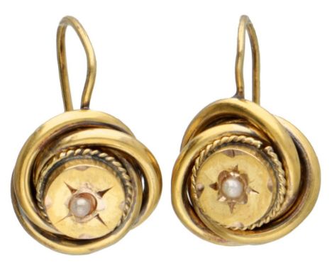 Hallmarks: 833. In good condition with light signs of use. LxW: 1.5 x 1.0 cm. Weight: 1.41 grams.