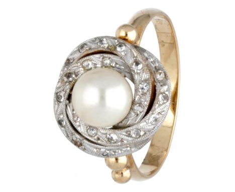 Hallmarks: 585, unclear marks. In very good condition. Ring size: 17.5 mm / 55 mm. Weight: 3.5 grams.