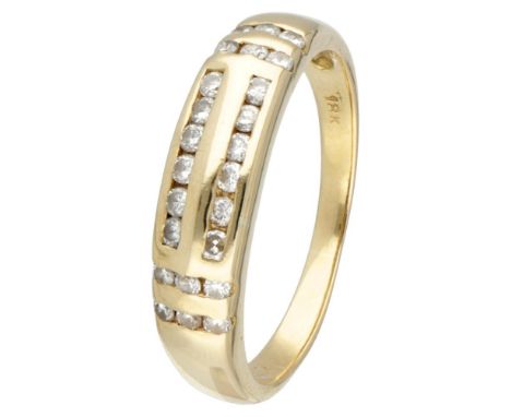 Hallmarks: 750, 18K. Set with 24 brilliant cut diamonds of approx. 0.24 ct. in total (SI / G-H). In good condition. Ring size